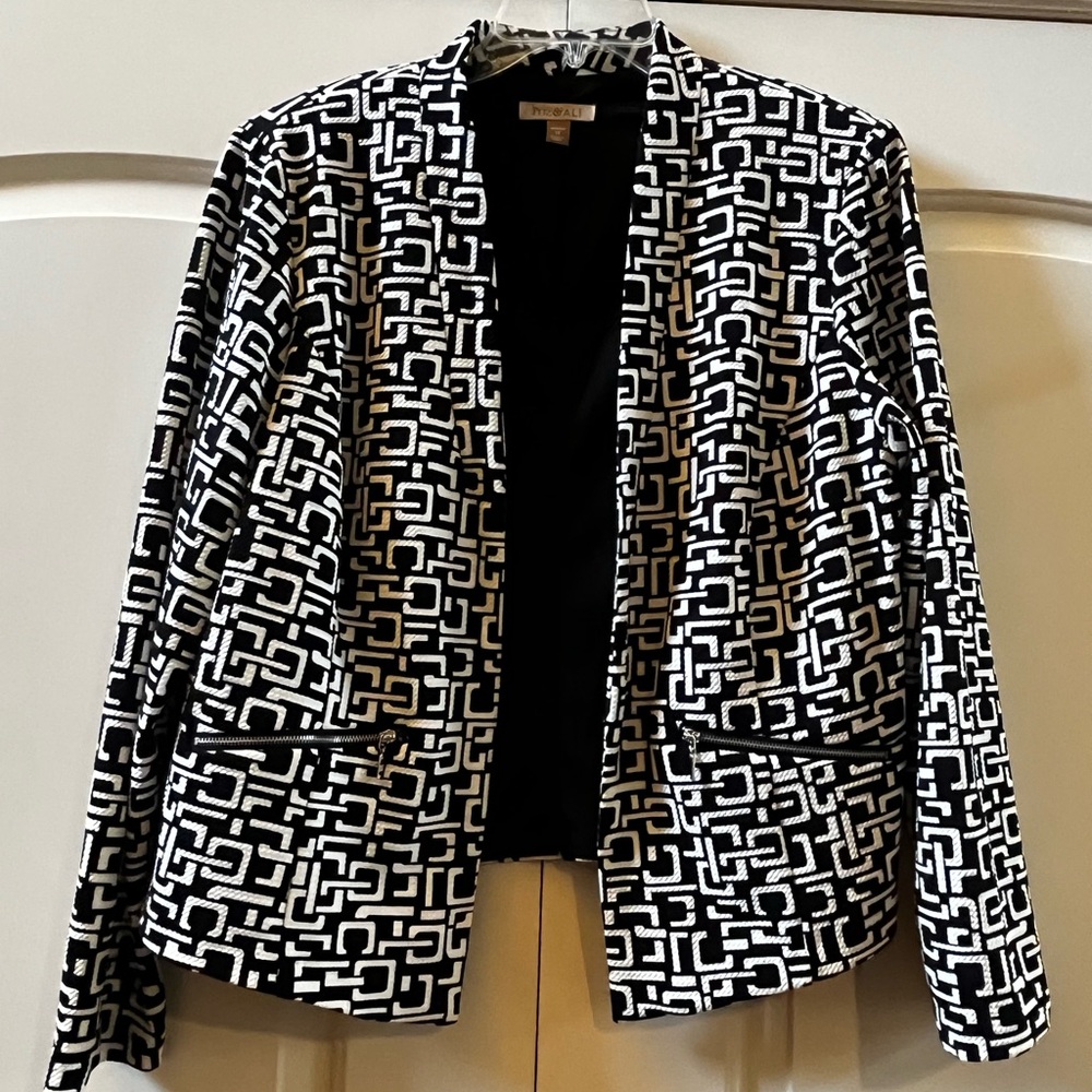 Women’s Roz & Ali Geometric Shaped Lined Blazer size XL